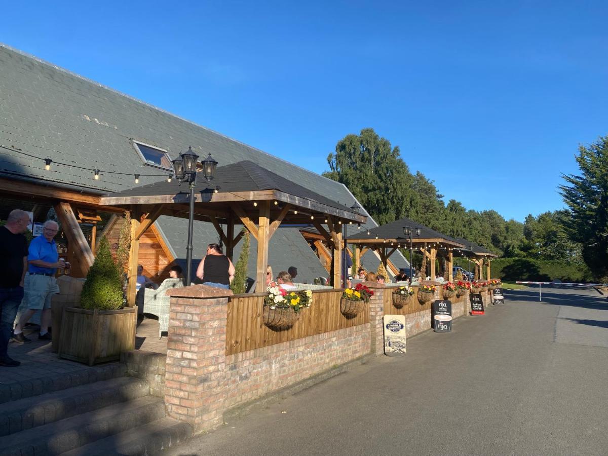 Teviotdale Lodge At Lilliardsedge Holiday Park Джедбърг Екстериор снимка