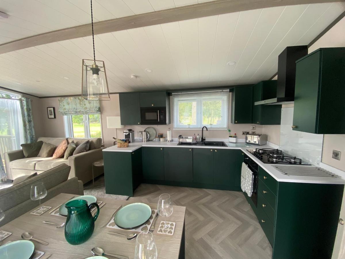 Teviotdale Lodge At Lilliardsedge Holiday Park Джедбърг Екстериор снимка