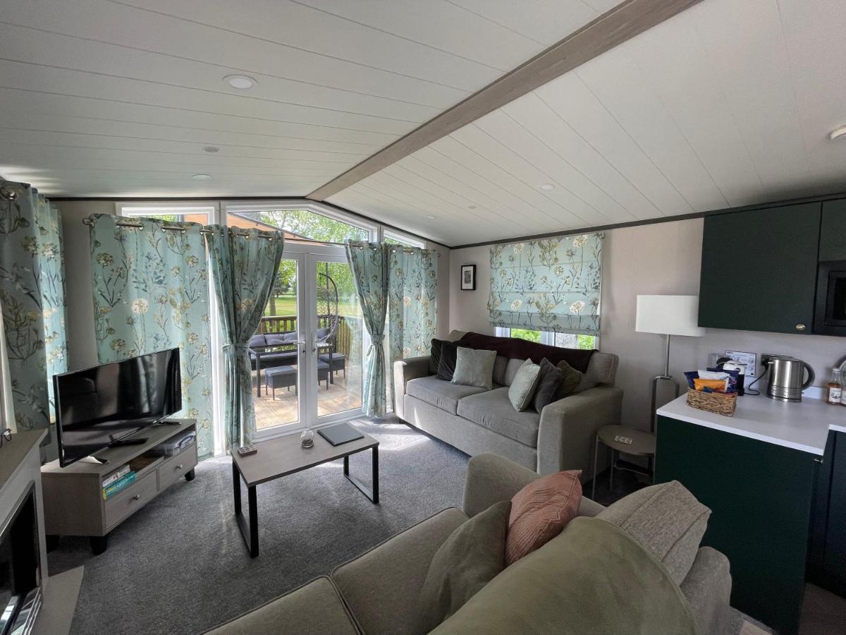 Teviotdale Lodge At Lilliardsedge Holiday Park Джедбърг Екстериор снимка
